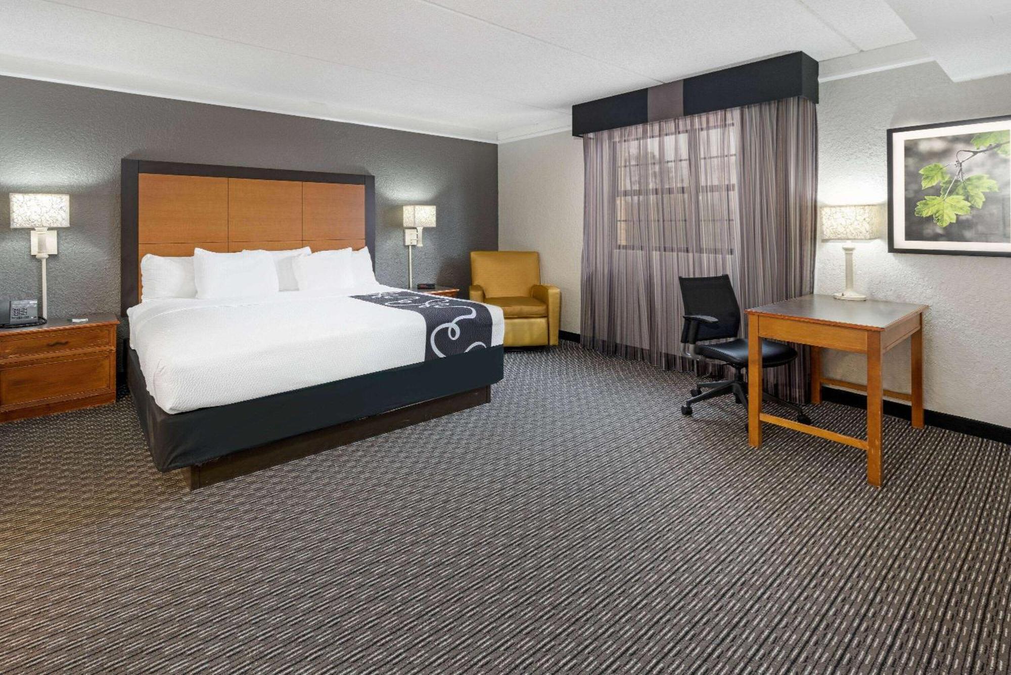 Super 8 By Wyndham The Woodlands North Hotel Exterior foto